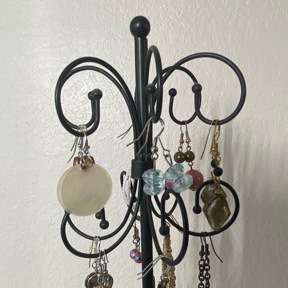 4 TIER EARRING TOWER Metal Eclectic with 24 Costume Jewelry Earring Sets - Picture 2 of 8